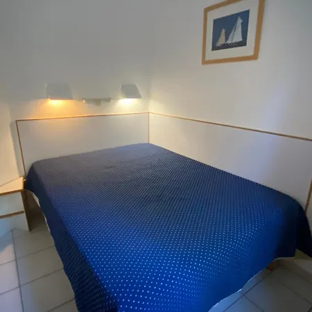 2 Pieces Avec Terrasse Et Vue Mer, Acces Piscine Et Parking Inclus - Fr-1-504-677 * Saint-Raphael (Var)